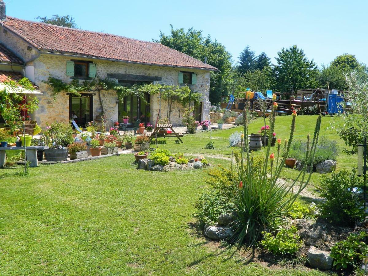 Chez Daisy Villa Montbron Exteriör bild